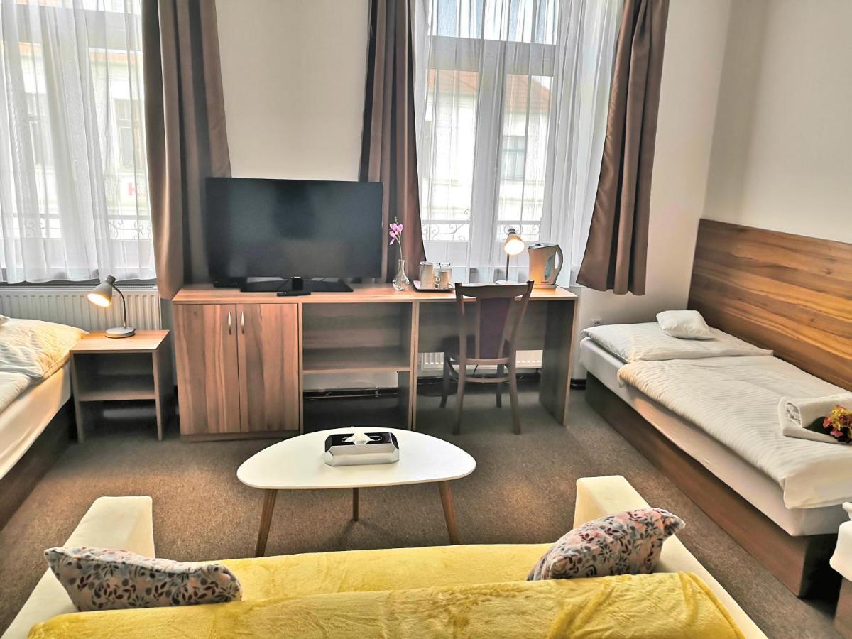 Hotel U Brany Угерски-Брод Екстер'єр фото