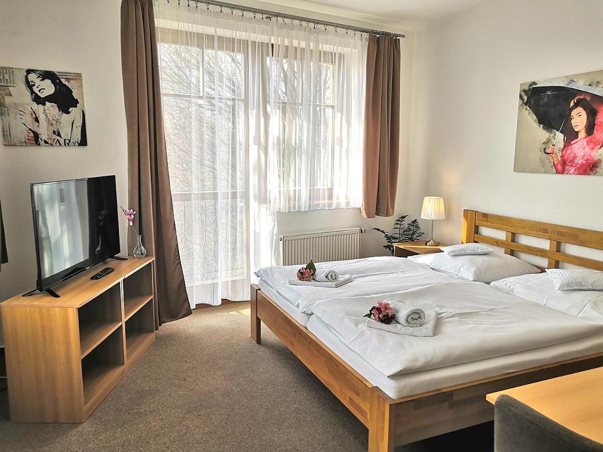 Hotel U Brany Угерски-Брод Екстер'єр фото